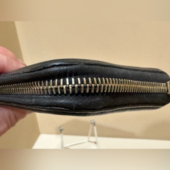 Prada Saffiano Round Trimmed Zip Around Long Wallet - Picture 3 of 13